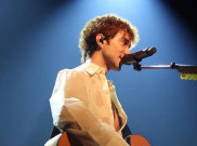 Daniel Seavey Hadirkan Lagu Patah Hati Sarat Emosi 'Sleeping With The Lights On', Simak Liriknya