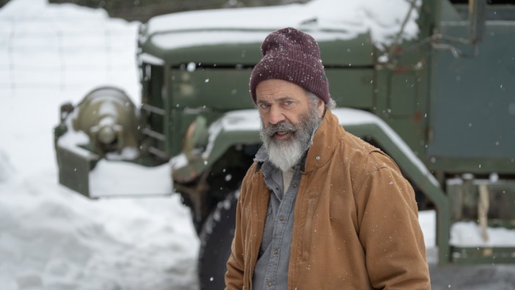 Mel Gibson Jadi Santa Claus Pemabuk dan Bersenjata di Film 'Fatman'