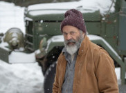 Mel Gibson Jadi Santa Claus Pemabuk dan Bersenjata di Film 'Fatman'