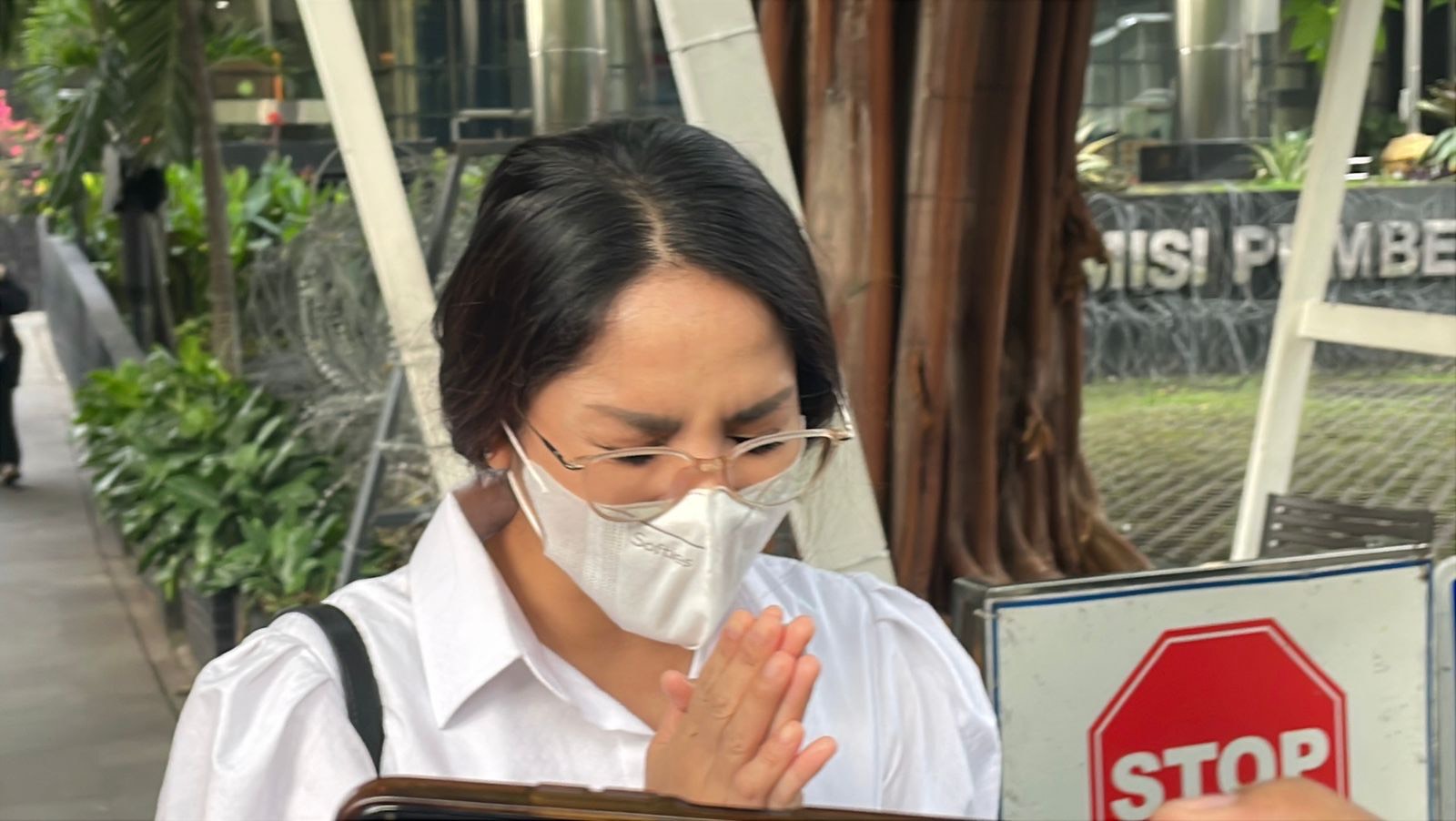 Menangis usai Diperiksa KPK, Windy Idol: Kerjaan Rusak Semua, Saya Ingin Punya Masa Depan