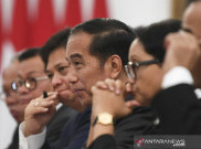 [Hoaks atau Fakta]: Jokowi Baca Komik Doraemon