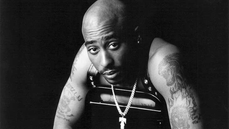 1. Tupac Shakur, rapper yang tertembak dalam perjalanan untuk tampil (rollingstone)