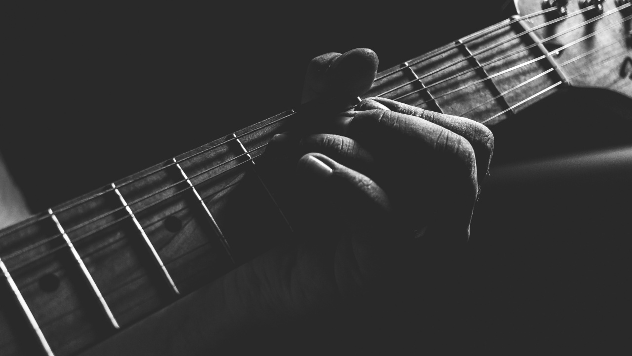 Lirik Lagu 'Senandung Rembulan' Karya Aziz Thalib