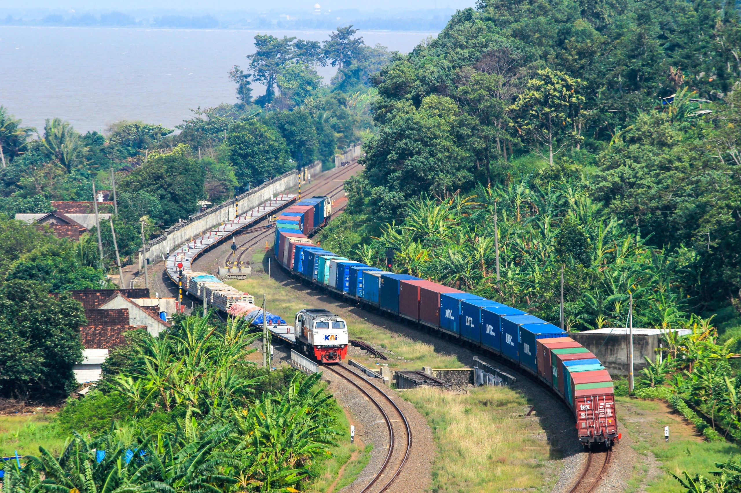 KAI Angkut 21,6 Juta Ton Barang hingga April 2025, Didominasi Batu Bara Hampir 18 Ribu Ton