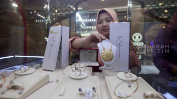 Harga Perhiasan Emas Kian Naik Jelang Perayaan Hari Raya Idul Fitri di Jakarta