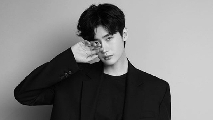 Mau Pulang Ke Korea, Lee Jong Suk Ditahan di Jakarta? Ada Apa?