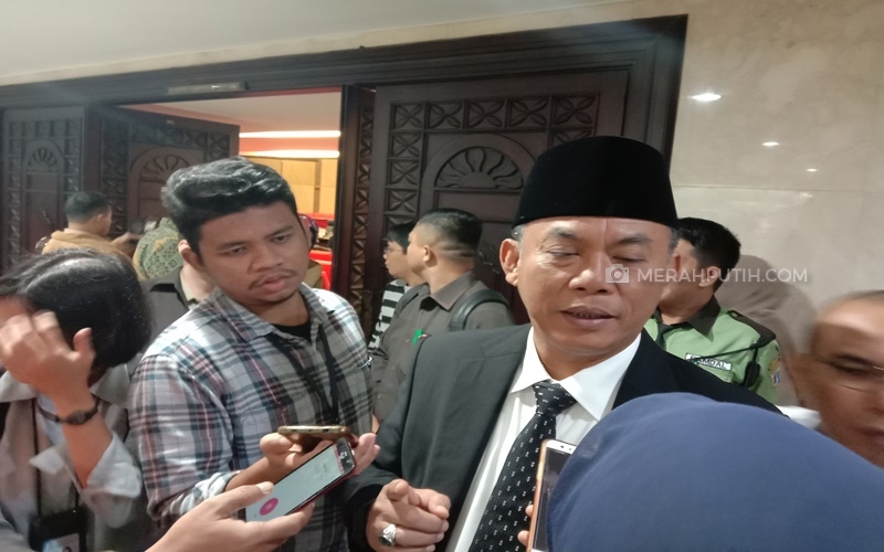  Foto Presiden Jokowi Diturunkan di Sekolah, Ketua DPRD DKI Panggil Kadisdik DKI