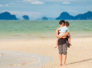 Tips Atur Jadwal Tidur si Kecil saat Travelling