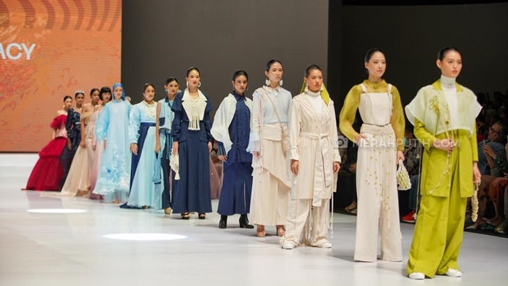 Koleksi Busana Bertema Isu Sosial Hadir di IFW 2023