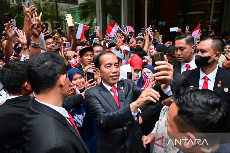 Presiden Jokowi Temui PM Anwar Ibrahim dan Raja Malaysia