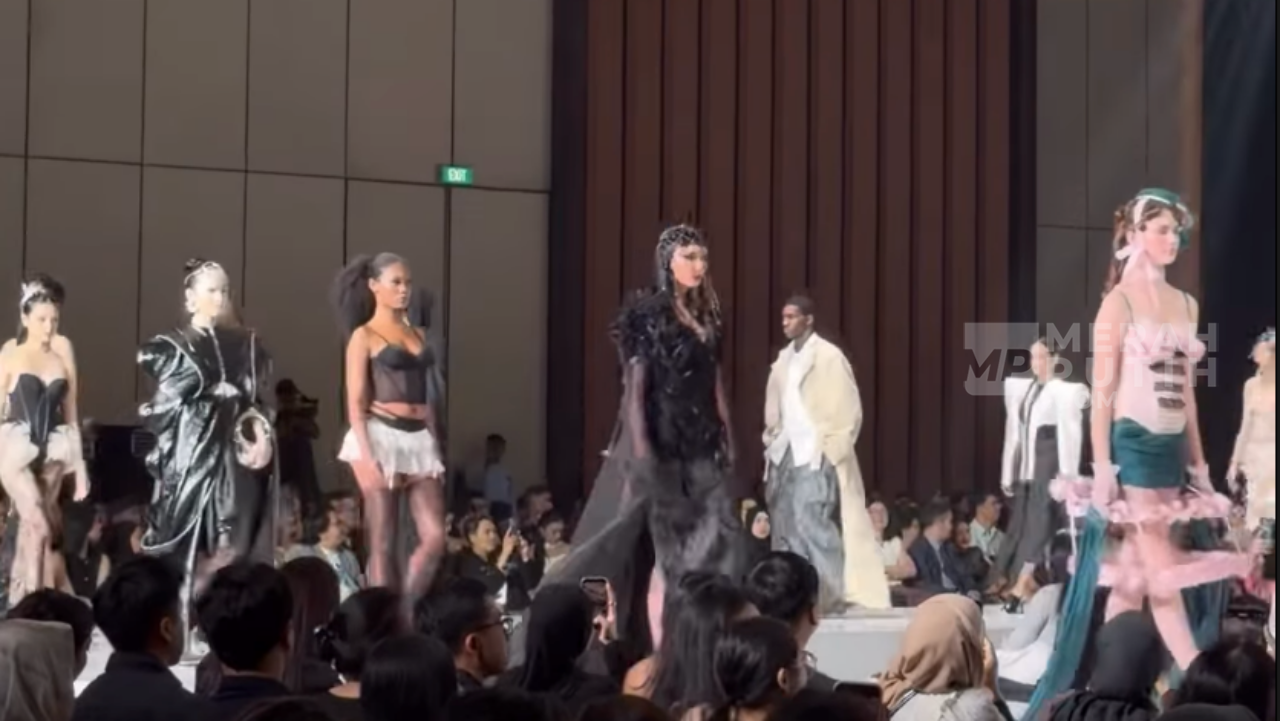 ‘Light and Shape’: ESMOD Jakarta Rayakan Inovasi Mode dari Desainer Muda di Creative Show 2025