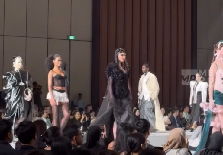 ‘Light and Shape’: ESMOD Jakarta Rayakan Inovasi Mode dari Desainer Muda di Creative Show 2025
