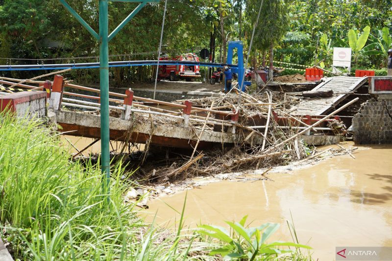 Banjir dan Tanah Longsor Kepung Trenggalek Jawa Timur