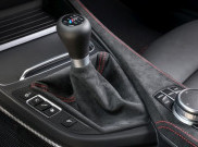 BMW Janji Opsi Transmisi Manual akan Tetap Ada di Versi M