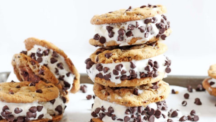 Cara Mengakali Biskuit dan Cookies yang Gosong Supaya Tetap Bisa Dihidangkan
