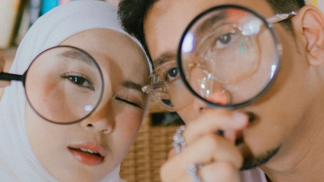 Lirik Lengkap lagu 'Lekas' yang Dibawakan oleh Derai