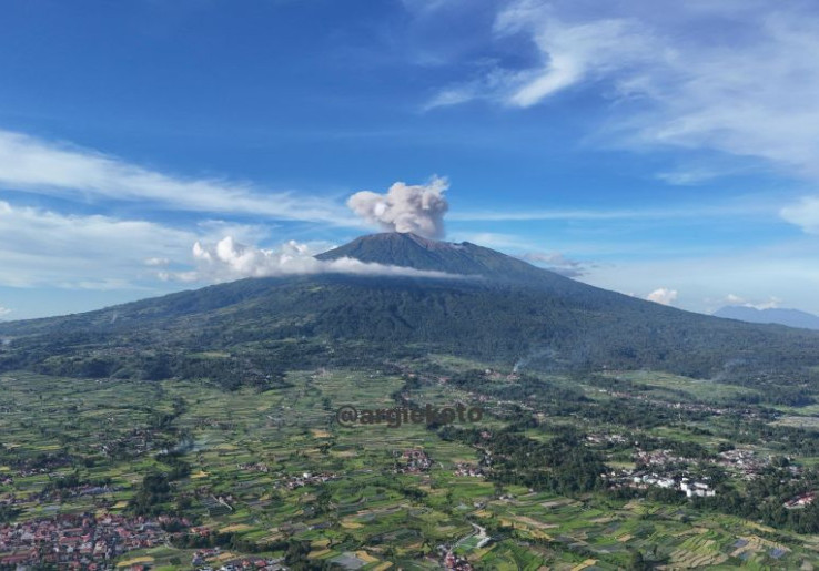 Gunung Marapi Meletus 2 Kali Sore Tadi, Warga Sekitar Diimbau Siap Sedia Masker
