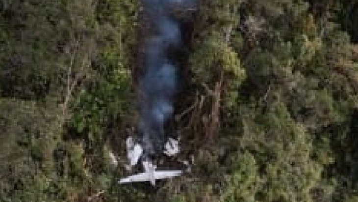 Pasukan Khusus Brimob Evakuasi Pesawat SAM Air yang Jatuh di Hutan Papua