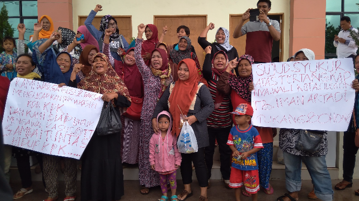 Wali Kotanya Ditahan KPK, Warga Cilegon Bersorak Gembira