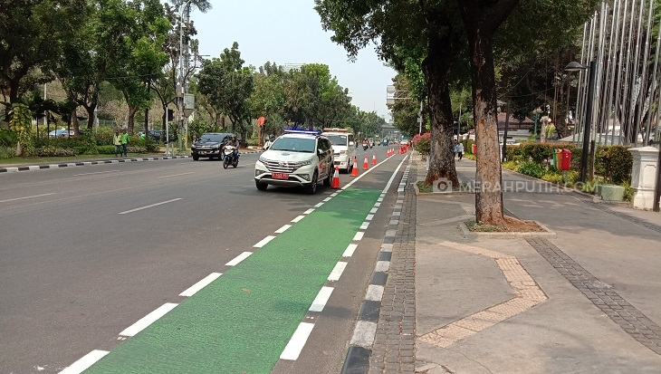 Jalur sepeda di Balai Kota. (Foto: MP/Asropih)