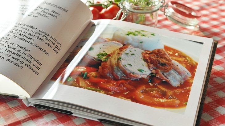 Baca keseluruhan resep sebelum mulai memasak. (Foto: Pixabay/RitaE)