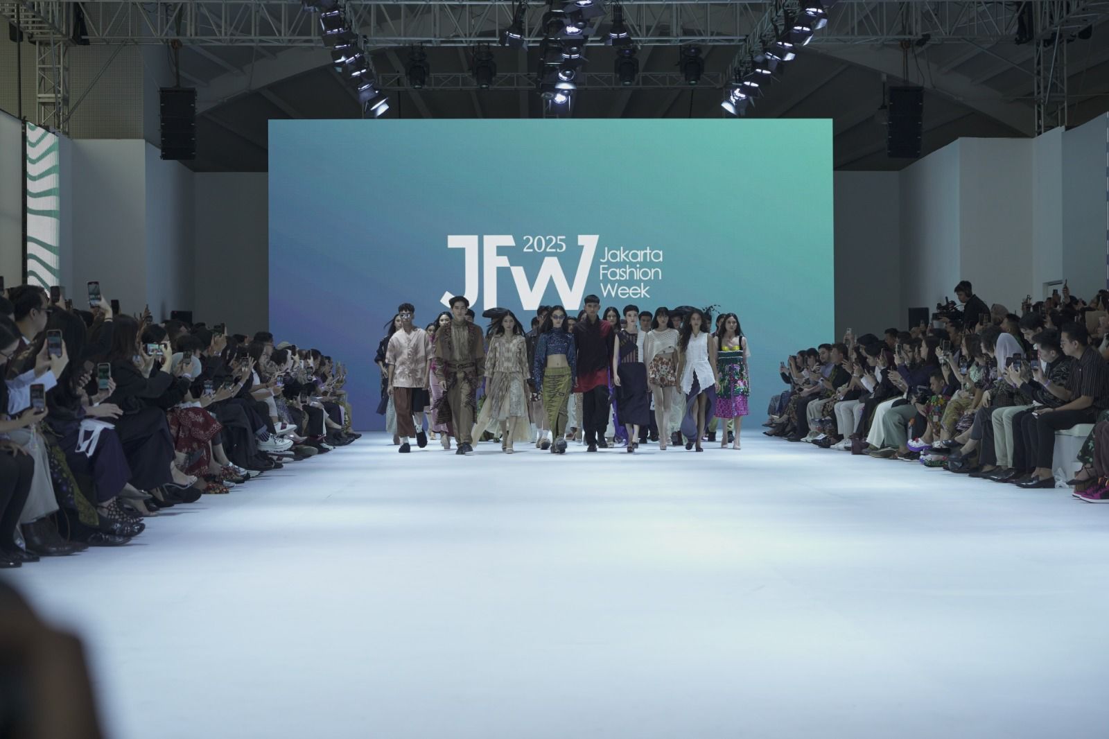 JFW 2025 Gandeng TACO Hadirkan Nuansa Interior Futuristik untuk Pertegas Visual Pameran Koleksi Fesyen