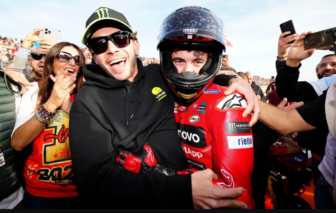 Valentino Rossi akan Bantu Bagnaia Bertarung Melawan Marquez pada MotoGP 2025