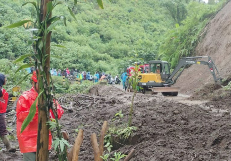 Jalan ke Wisata Bromo Lewat Kab Malang Sudah Normal Pasca-Longsor