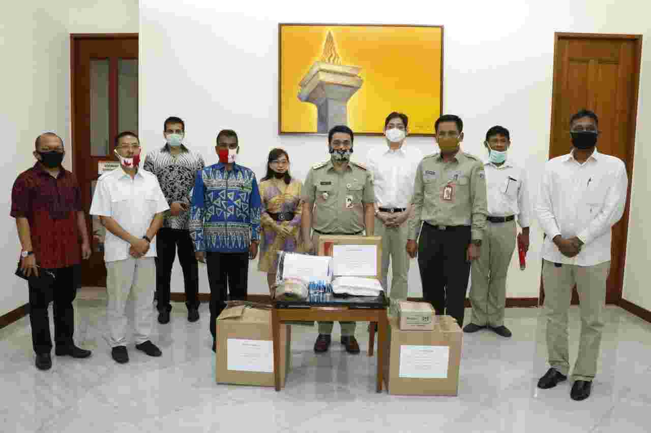Pemprov DKI Terima APD dari Ormas Gema Sadhana untuk Tenaga Medis