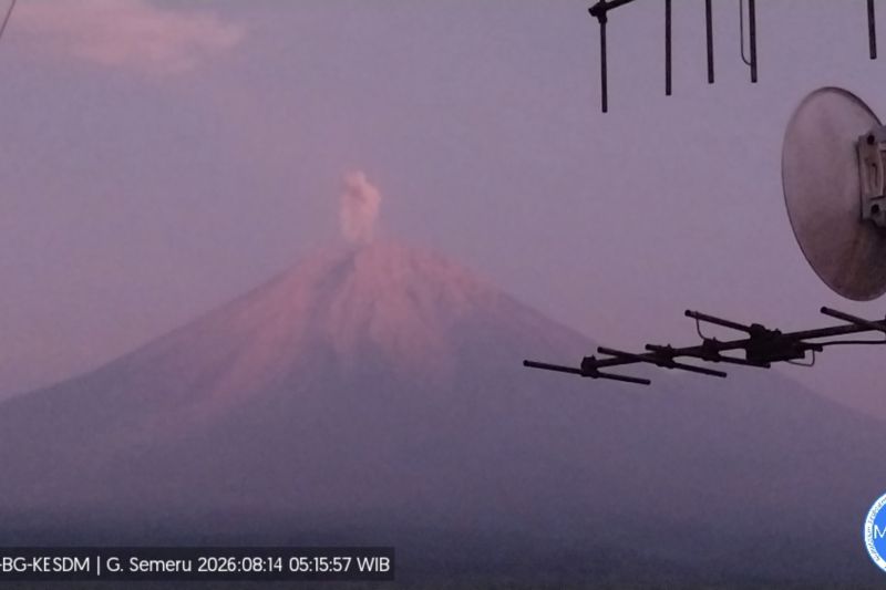 Dalam 6 Jam, Gunung Semeru 8 Kali Erupsi Tinggi Letusan Hingga 1,2 Kilometer