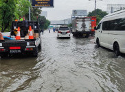 Hujan Deras Sejak Minggu, Tol Sedyatmo Menuju Bandara Soetta Tergenang Banjir