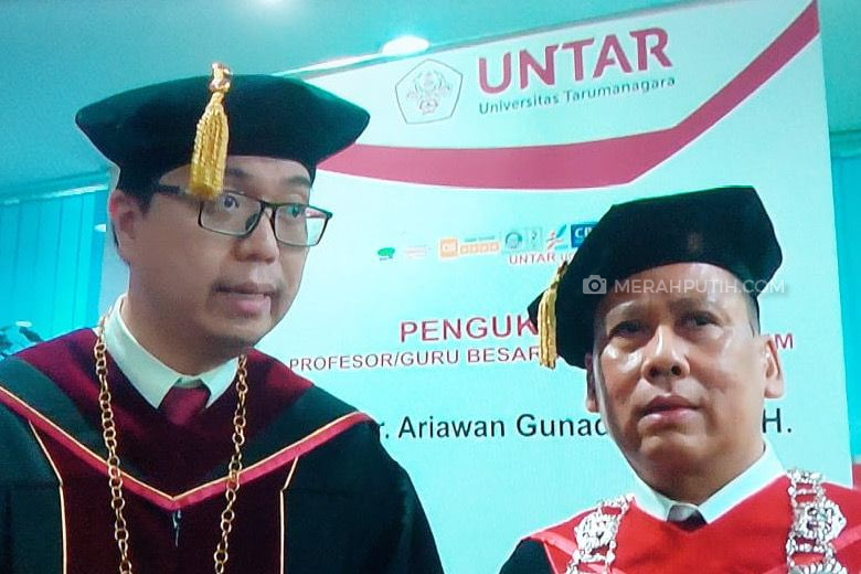 Pecahkan Rekor MURI, Ariawan Gunadi Jadi Profesor Hukum Bisnis Termuda di Indonesia