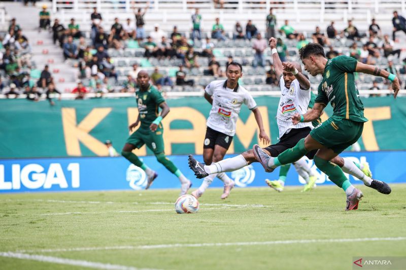 Tekel pada Pertandingan Persebaya Lawan PSS Harusnya Tak Terjadi