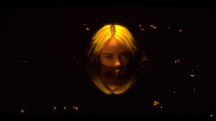 Billie Eilish Buat Film Pendek Tentang 'Body Shamming'