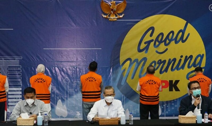 KPK Perpanjang Penahanan Bupati Probolinggo Nonaktif Puput Tantriana