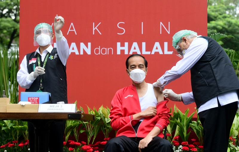 Vaksinasi di Istana. (Foto: Sekretariat Presiden)