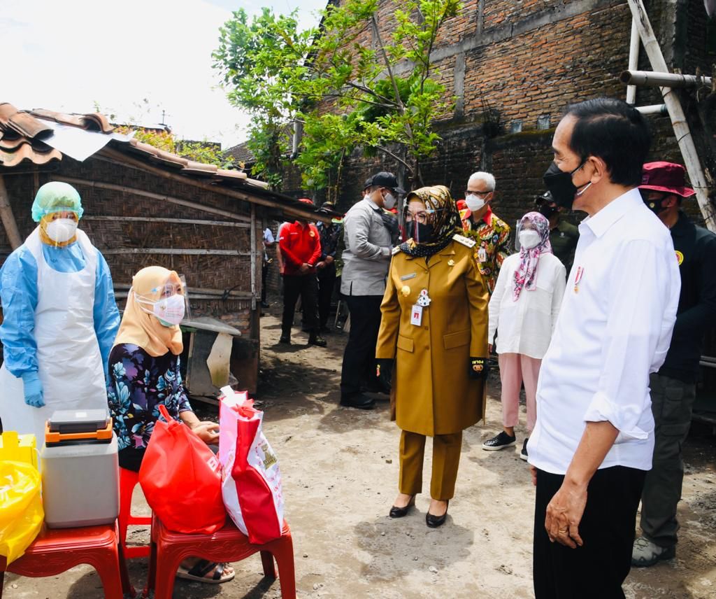Jokowi: Saya Ingin Masyarakat Mudah Dapat Vaksin
