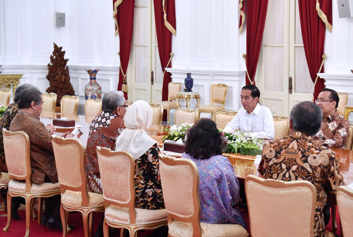  Jokowi Terima Tiga Nama Calon Hakim MK