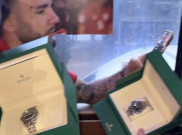 Pulang dari Rumah Prabowo, Pemain Timnas Indonesia Bawa Buah Tangan Berupa Jam Rolex