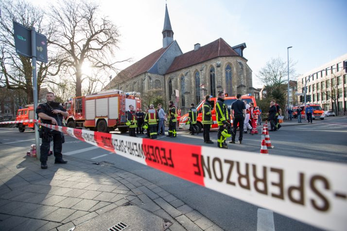 Pria Misterius Tabrakkan Van ke Kerumunan Massa di Jerman