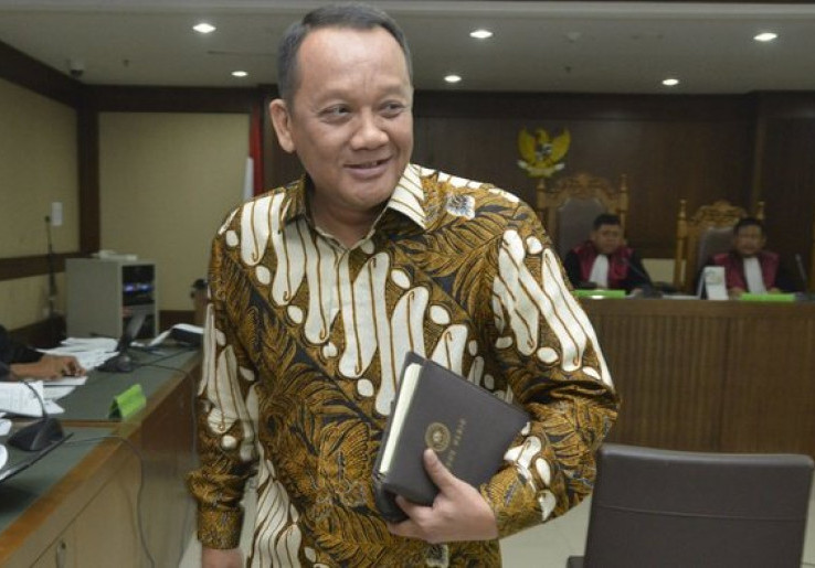 KPK Segel Belasan Kendaraan Mewah Diduga Milik Eks Sekretaris MA Nurhadi