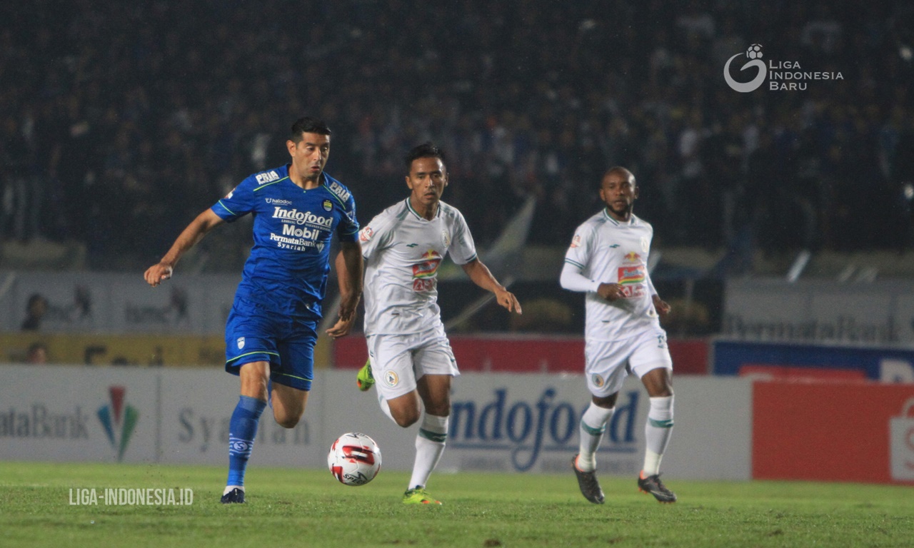 Persib v PSS