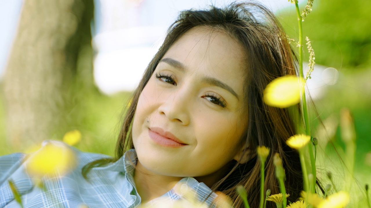 Nagita Slavina Tutup 2024 dengan Aransemen Ulang Lagu 'Angan-Angan Belaka'