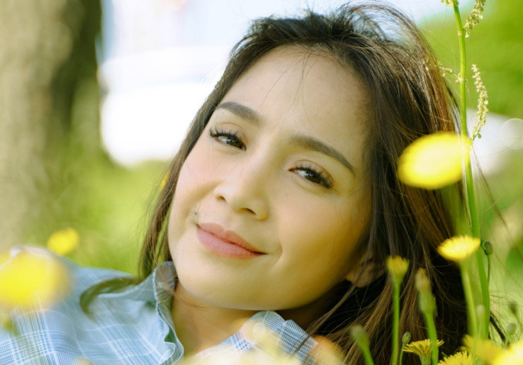 Nagita Slavina Tutup 2024 dengan Aransemen Ulang Lagu 'Angan-Angan Belaka'