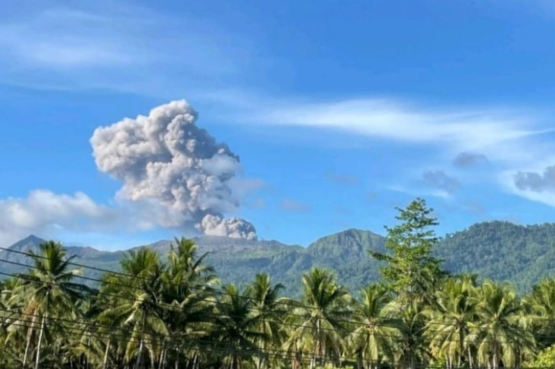 Gunung Dukono Masih Lontarkan Abu Vulkanik, Masyarakat Diminta Sediakan Masker