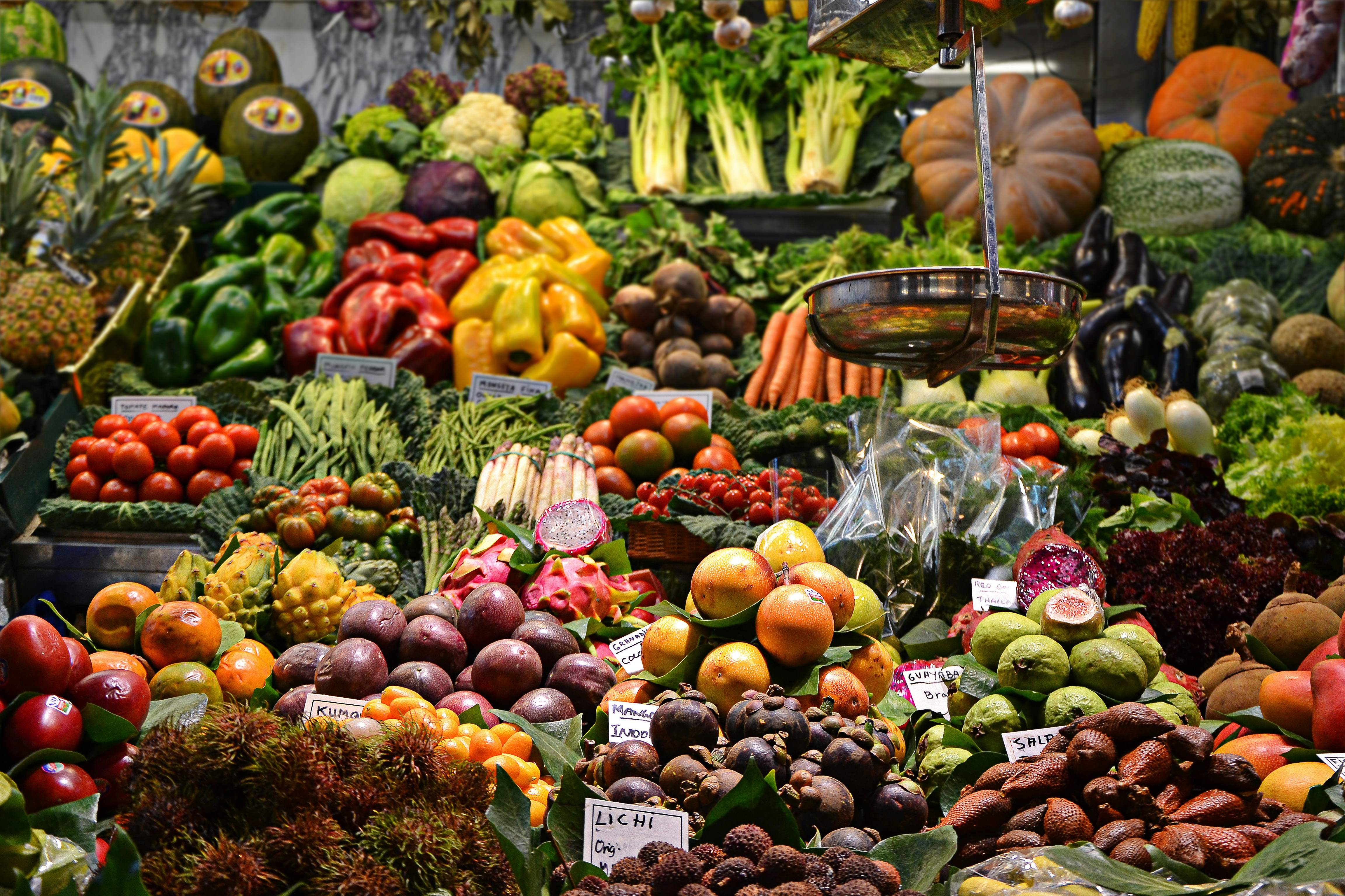 Cara Paling Tepat Cuci Buah dan Sayur, Perlu Pakai Sabun?