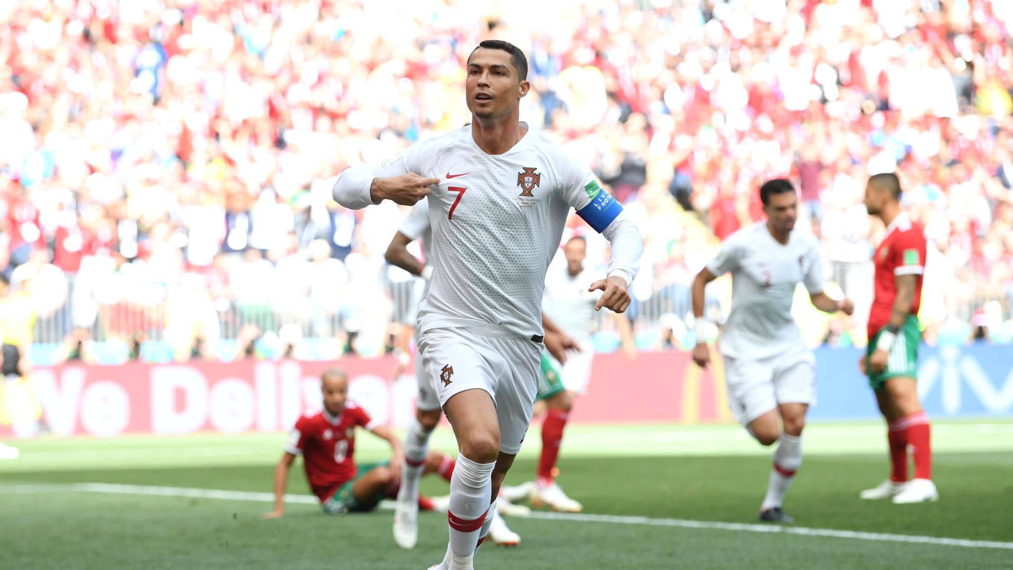 FIFA Tegaskan Wasitnya Tak Pernah Minta Jersey CR7