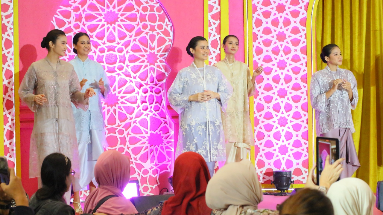 Tips Tampil Lebih Modis dengan Gaya 'Versatile' di Momen Istimewa