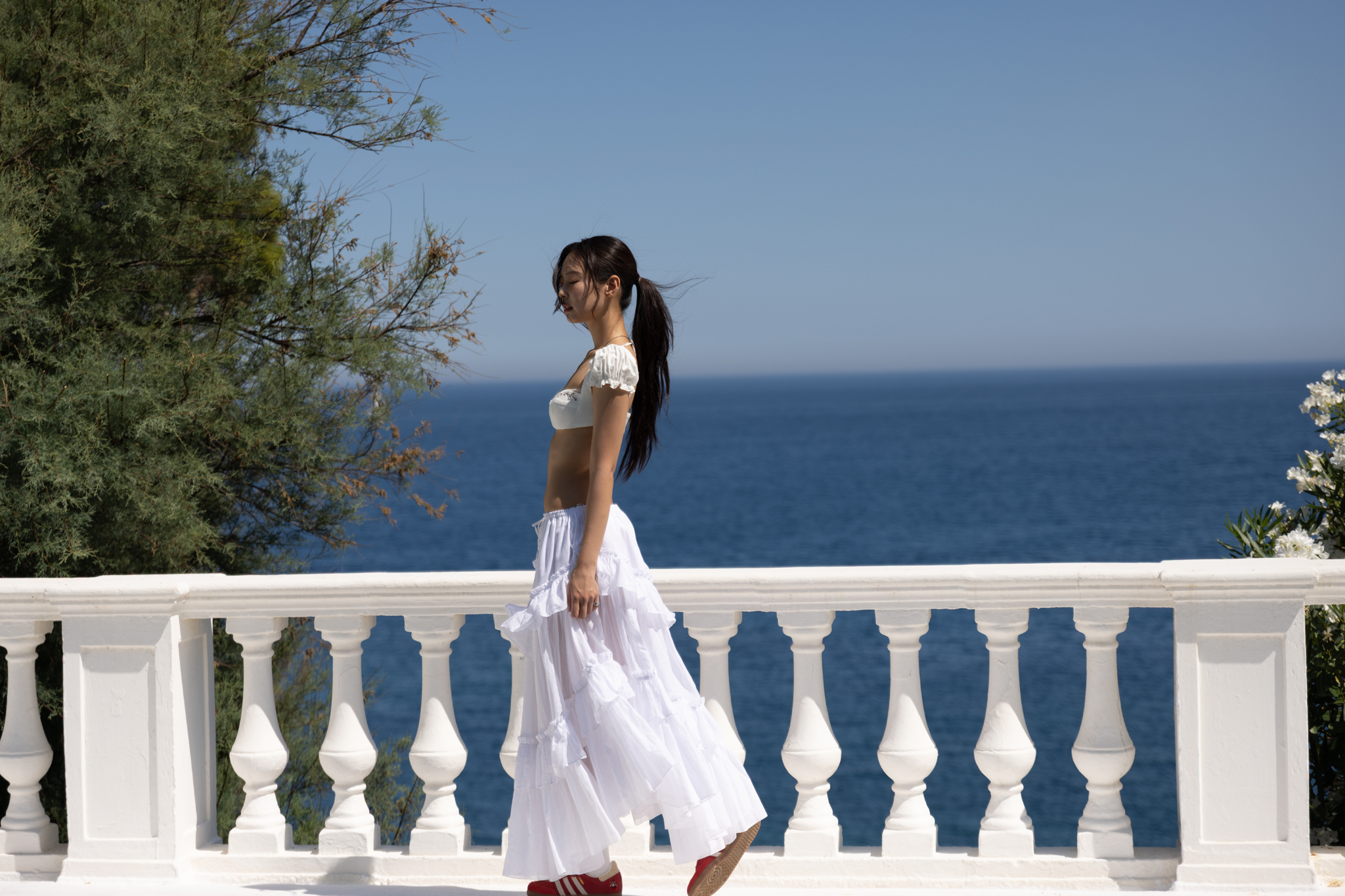 Fan Jennie BLACKPINK Kumpul, Ternyata Vila Cantik di Video Musik ‘Less Than a Lover’ Bisa Disewa di Airbnb