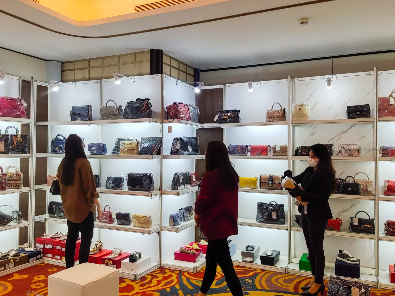 warehouse sale Hermesien Closet
